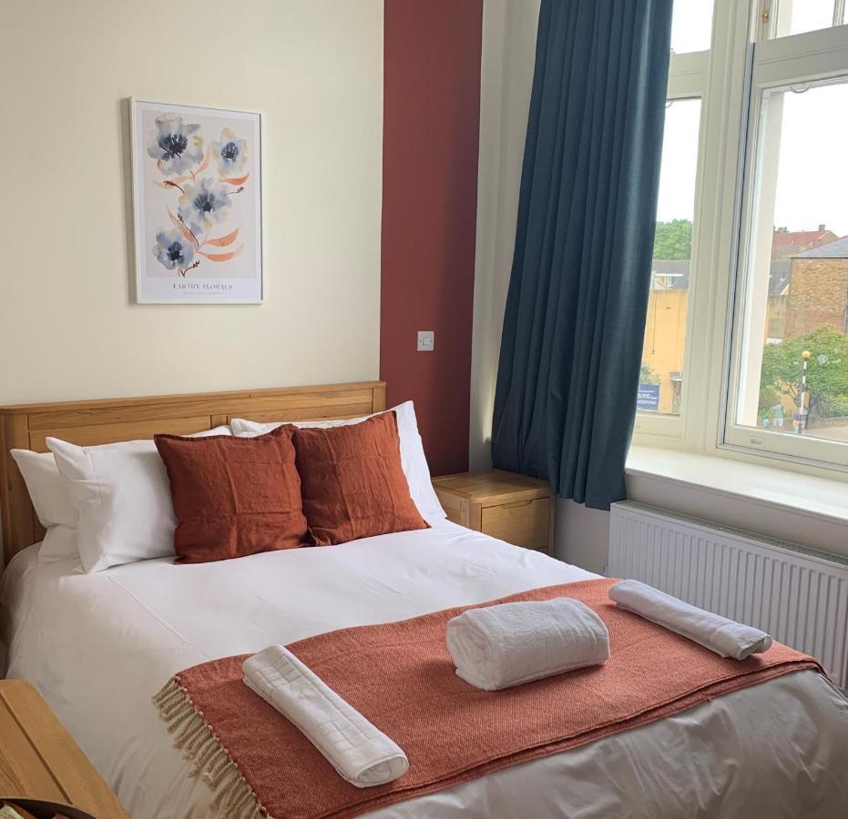 Hotel The Fox & Hounds Londra Esterno foto